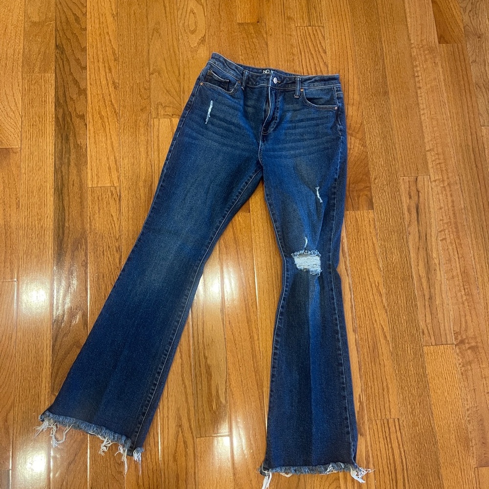 No Boundaries Women's Flare Distressed Medium Dark Wash Jeans Size 9